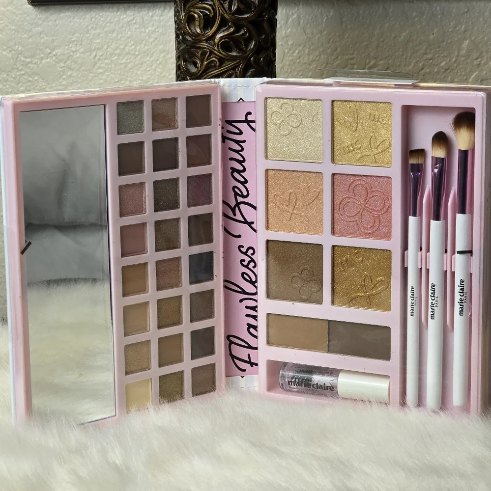 🎀Marie Claire Flawless Beauty Face, Eye Palette, and Brushes Set🎀 - Picture 1 of 8